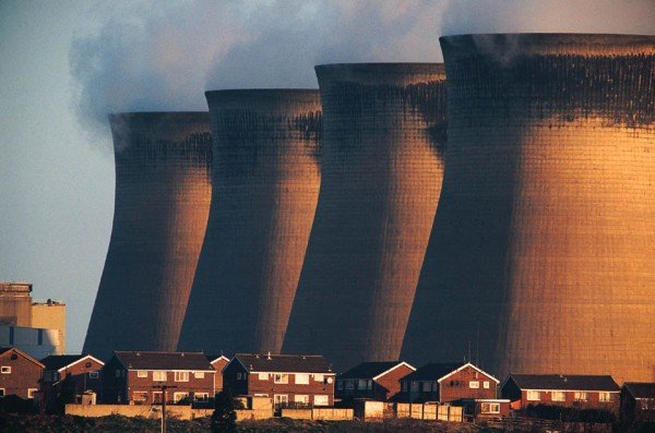 Coal fired power station, Ferrybridge, UK